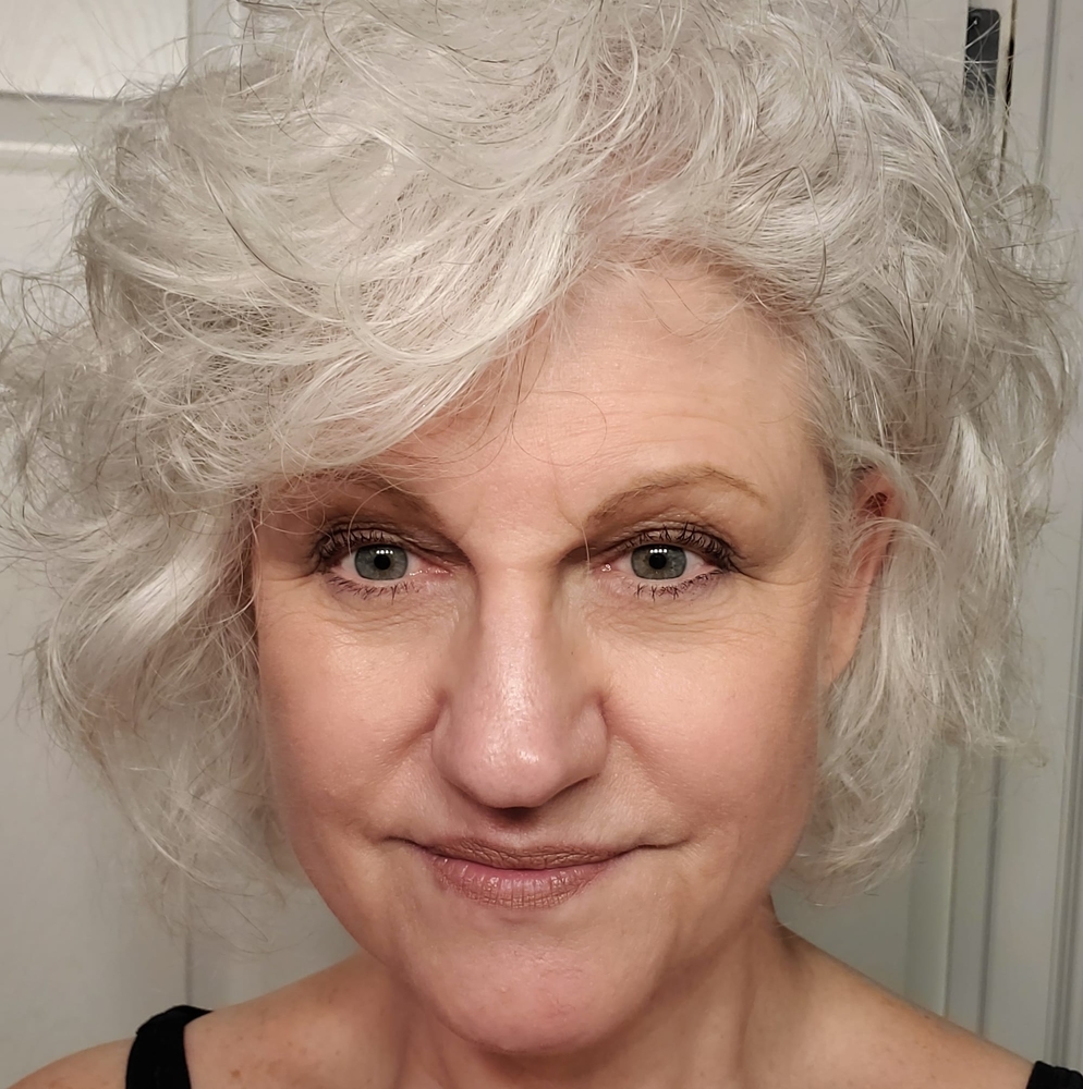 Meet your Posher, Leslie